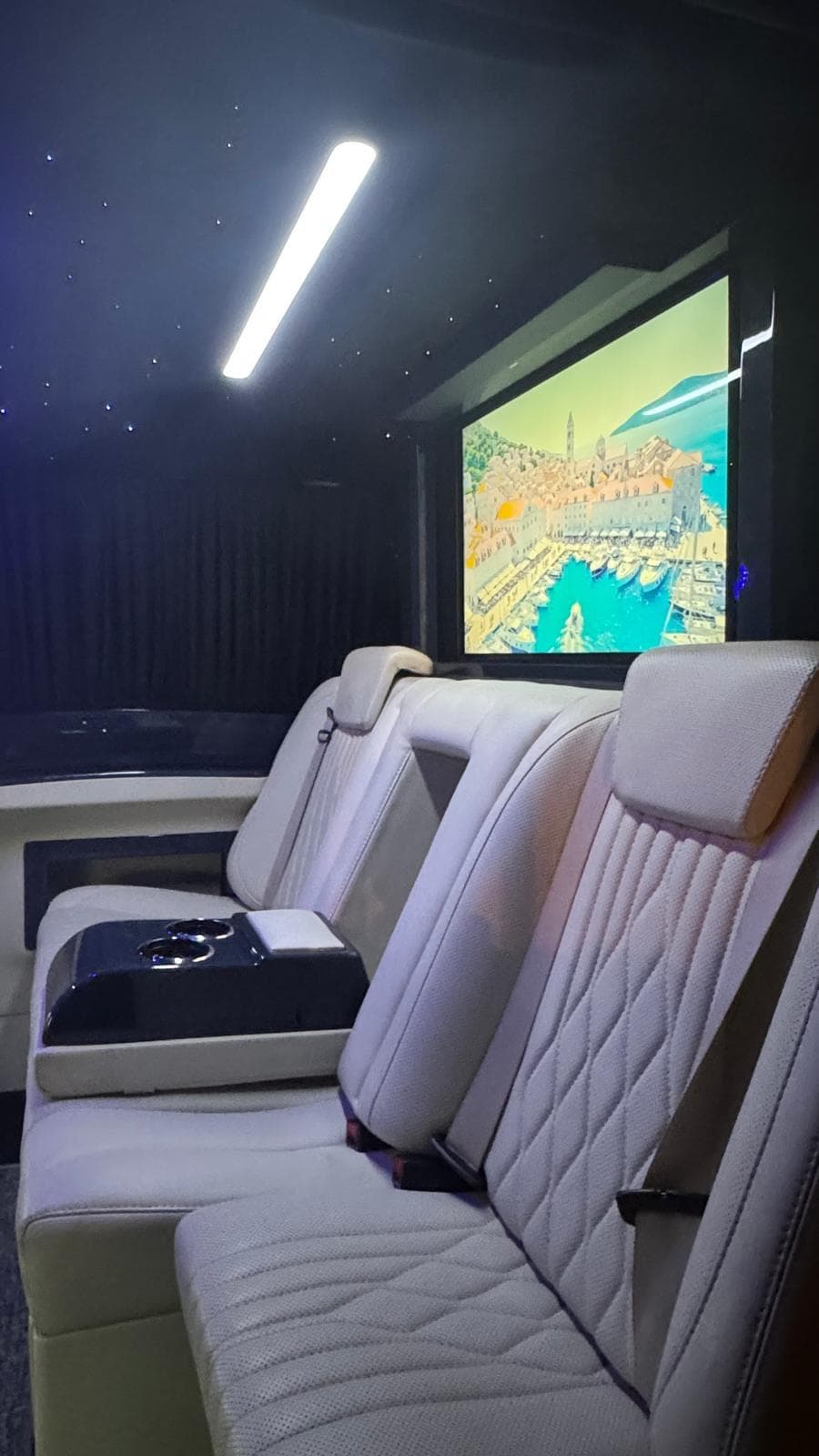 Dikmen VIP Kapitone Koltuk ve Bardaklık Konsolu